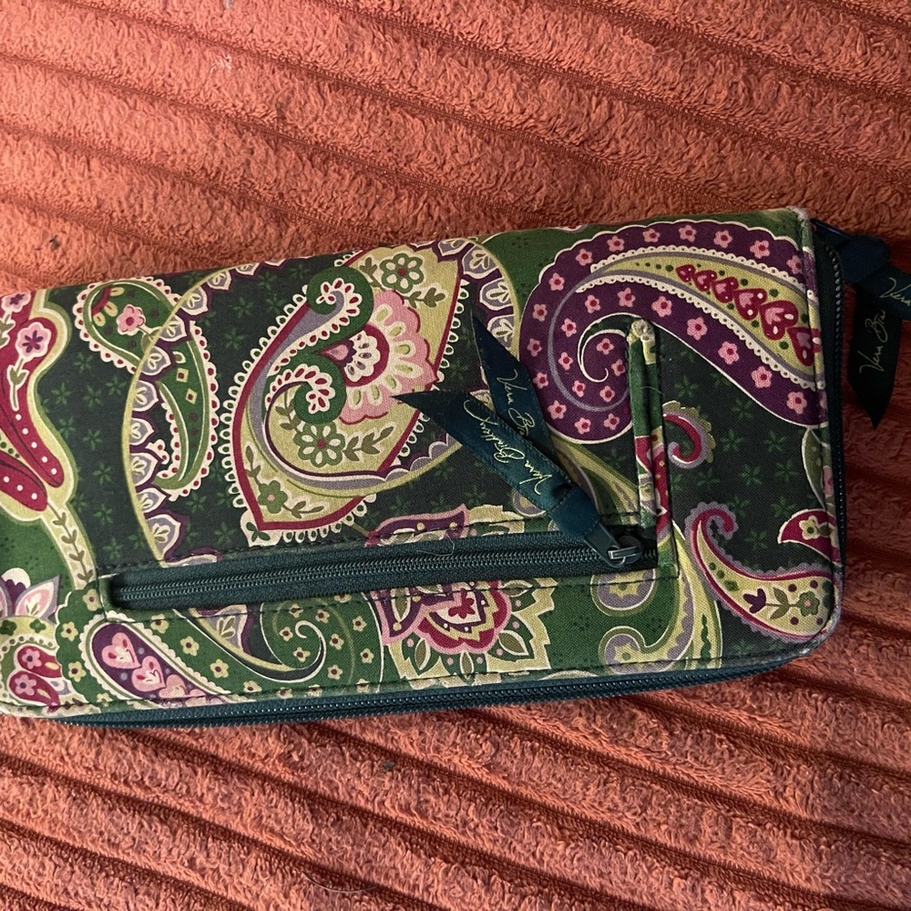 3/$30 Vera Bradley Retired Chelsea Green Paisley Travel Bag - Picture 4 of 4